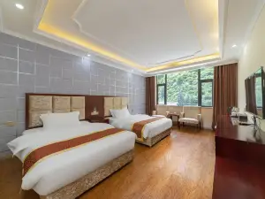 Tianyue Leisure Hotel (Huanglong Scenic Area Branch)