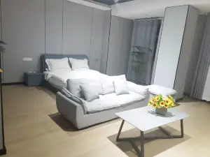 Tongguan Yunduo Theme Hotel