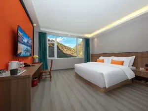 イーボンホテル（甘孜州雅江）