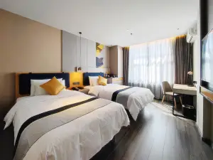 홈인 호텔 (지시진룽타워 기차역 완다 플라자 )