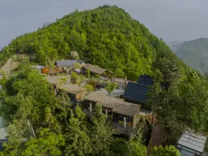 云上轻奢民宿