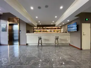 Ripple Hotel (Qingyuan Railway Station Branch)