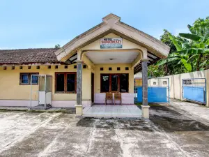 Hotel O Sukowati