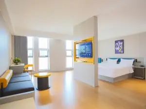 7 Days Premium Hotel (Baotou Tumed Right Banner Salaqi Railway Station Chilechuan Museum)