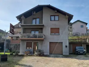 Cozy 1 bedroom apartment, AC, private parking, kitchenette, bathroom, etc