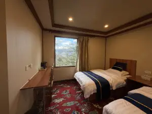 Xinlongcuokahu Leisure Mountain Villa