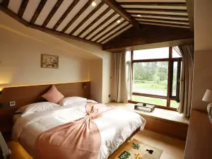 Beiji Village Beixun Wooden House Hotel