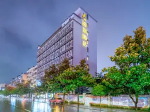 Yiju Qingyue Hotel