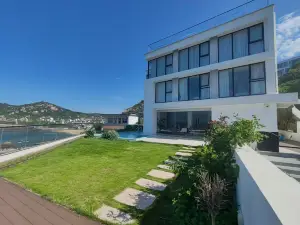 HI-SEA HOUSE