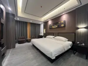 Lan Kwai Fong Hotel (Danzhou Summer Square)