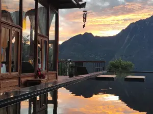 Danba Han e Manor