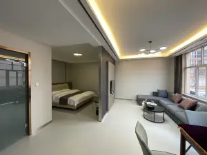Huade Baole Light Luxury Hotel