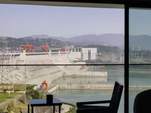 Shiwu Yueshe (Yichang Three Gorges Dam Viewing Platform Store)