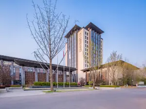 Swan Lakeview Hotel