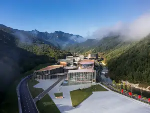 Qinglong Mountain Yuelai Conference & Resort Hotel