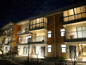 Yuxian Banyuan Homestay (Muqiling Tourist Area Branch)