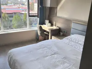 7 Days Excellence Hotel (Wuqiao Acrobatics World Shop, Wuzhou)