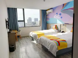 Pai Hotel (Luochuan Fengqi Street)