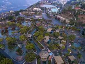 West Canyon Hot Spring Hotel