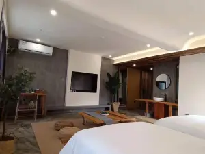 Red Banner Lodge