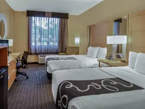 La Quinta Inn & Suites by Wyndham Naples Downtown