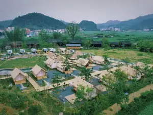 Guanglv Le Xing Zhi Qu De Tian Border Camp Homestay