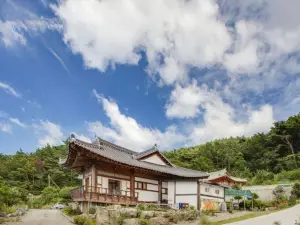 Wando Cheonghaejin Hanok Pension