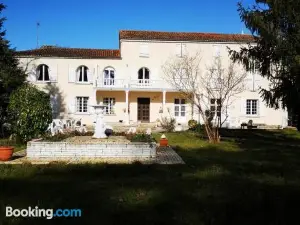 Le Clos des Cèdres b&b