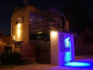 Laguna Park Duplex & Suites