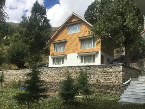 Gemoor Khar- Manor House