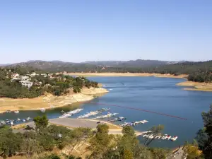 Lake Escape at Lake Nacimiento in Paso Robles Wine Country