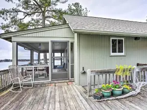 Tranquil Waterfront Cottage with Private Beach!