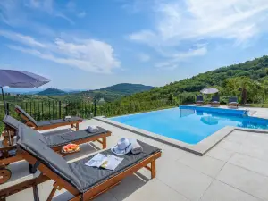 Motovun View Villa