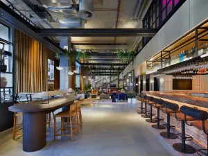 Moxy Sydney Airport
