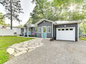 Houghton Lake Family Cottage w/ Game Room!