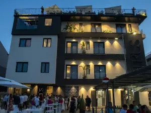 Etrus - Boutique Room & Rooftop