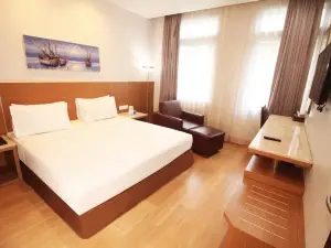 Hotel Astoria Lampung