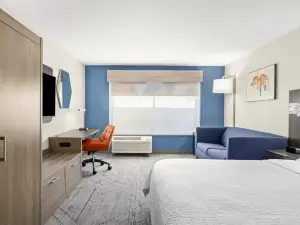 Holiday Inn Express & Suites Phoenix West - Tolleson