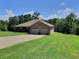 How nice... Waterfront peace and quiet  *Wi-Fi!*