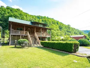 Newly est. cabin close to trails, gas and great food!