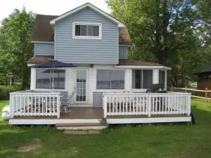 Level Beach, Dock, Central Air, New Kitchen, Fantastic Views, Rowboat & Kayaks!