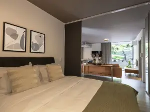 Phaedrus Living: Luxury Flat Vouliagmeni