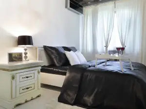 PaulMarie Apartments on Lazo