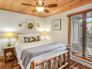Lovely Condo in Downtown Blowing Rock