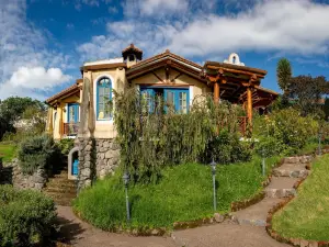 Llullu Llama Mountain Lodge