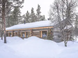 Kuukkeli Log Houses Villa Aurora "Pupula"
