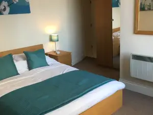 Cosy Apartments at Peel House