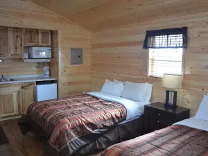 Roosevelt Inn & Suites