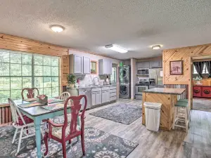 Sues Camp w/ Caddo Lake Access & Dock!