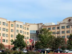 本頓維爾希爾頓逸林套房飯店